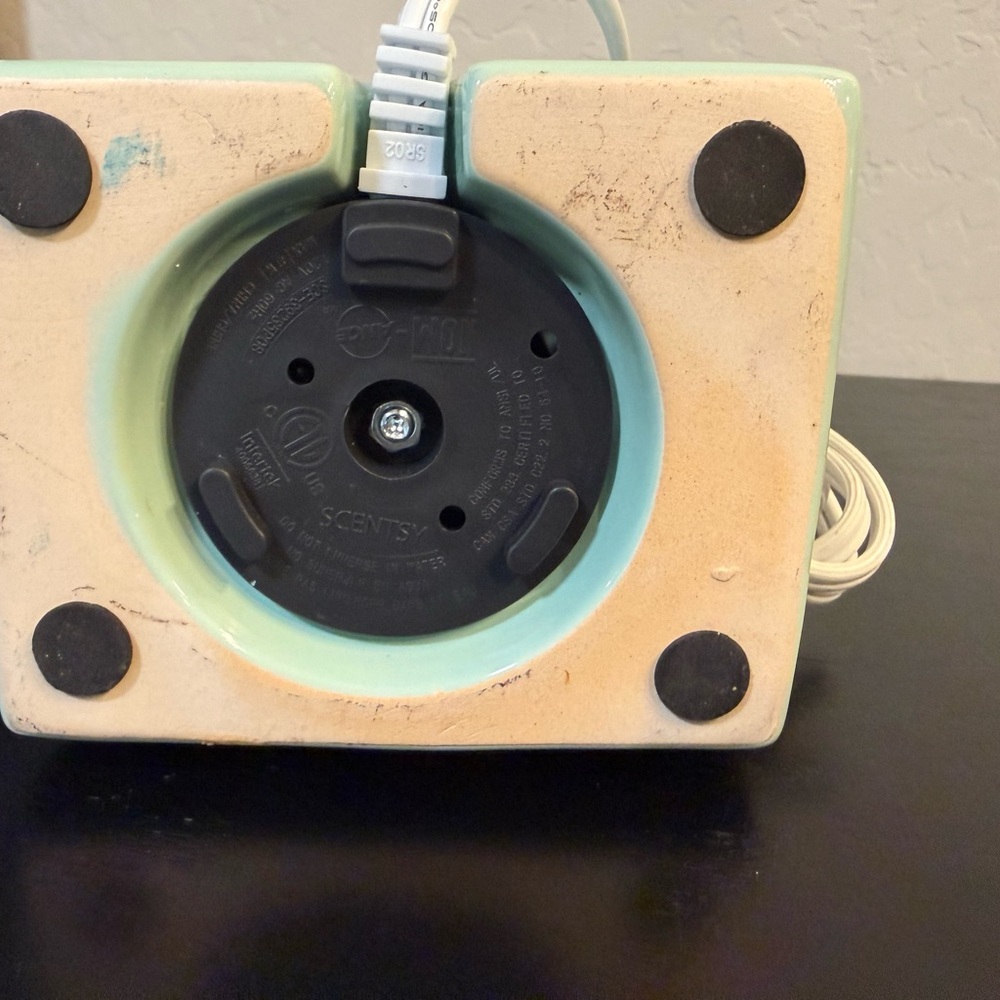 Scentsy Retired Retro Morning Toast Wax Warmer. Preowned Excellent Condition - Picture 7 of 7